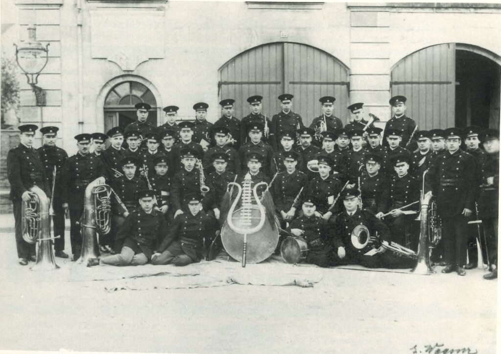Die 1928 von Hans Streily gegründete Feuerwehrkapelle, Ursprung der Stadtkapelle Landau