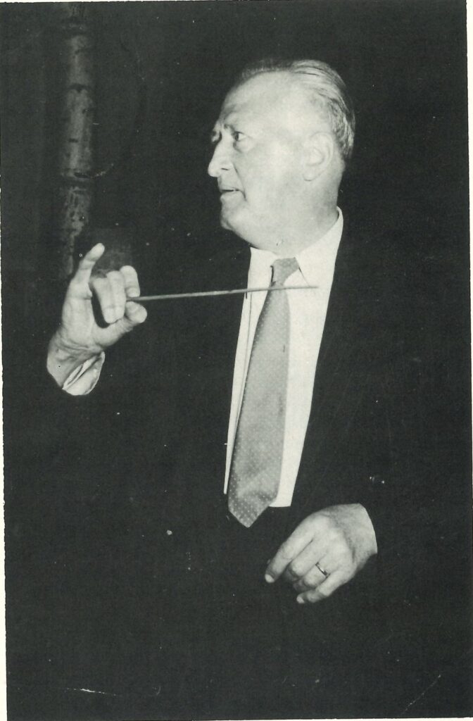 Hans Streily (1894–1974) beim Dirigieren